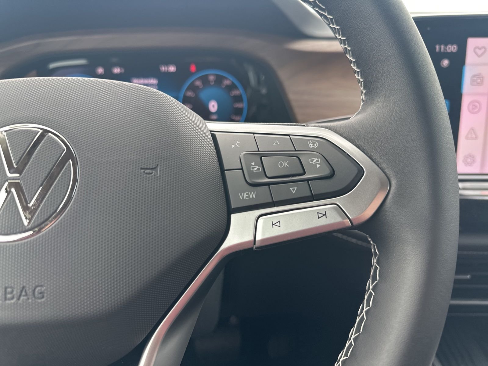 New 2026 Silver Volkswagen 2.0T SE w/Technology image 53