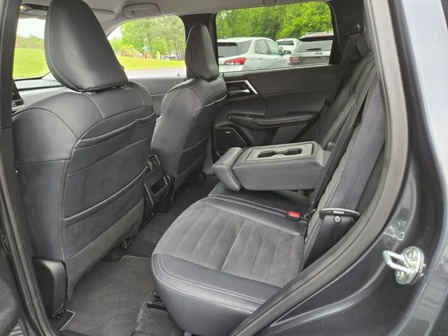 Used 2025 Gray Mitsubishi SE image 12