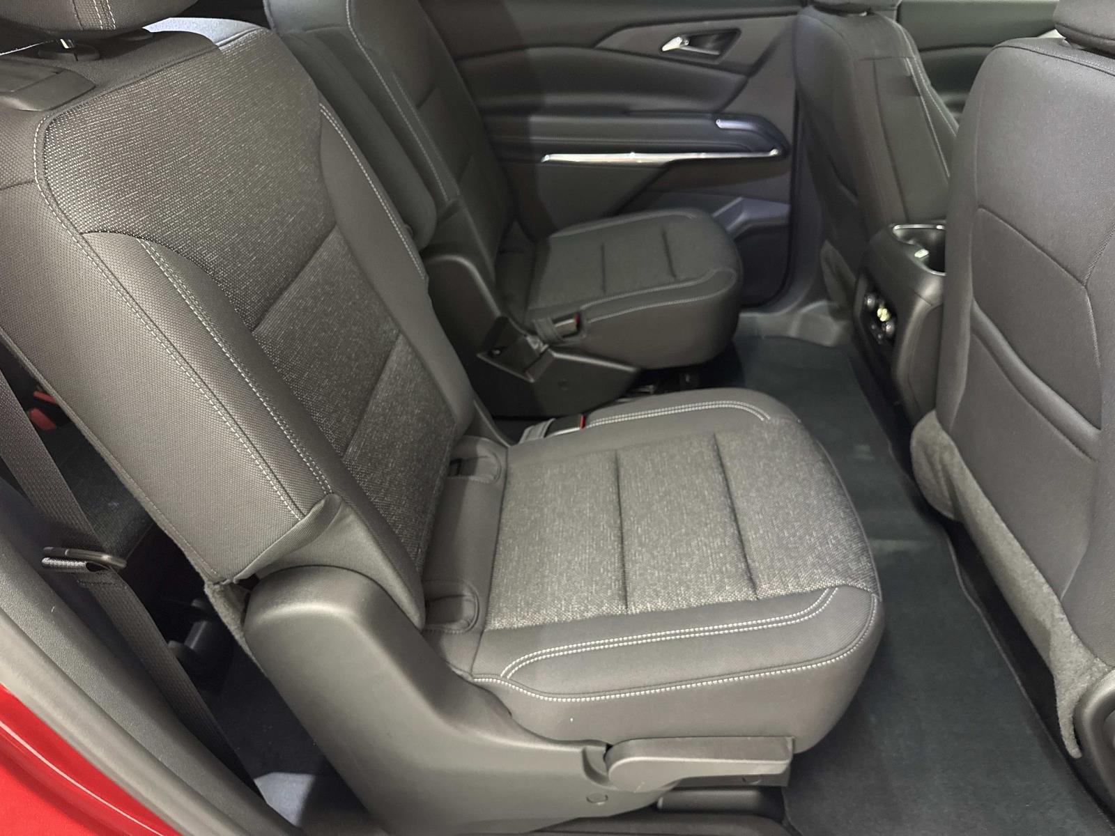 2027 Chevrolet Traverse LT - Photo 27