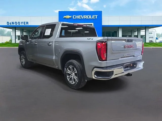 2024 GMC Sierra 1500 SLT - Photo 11