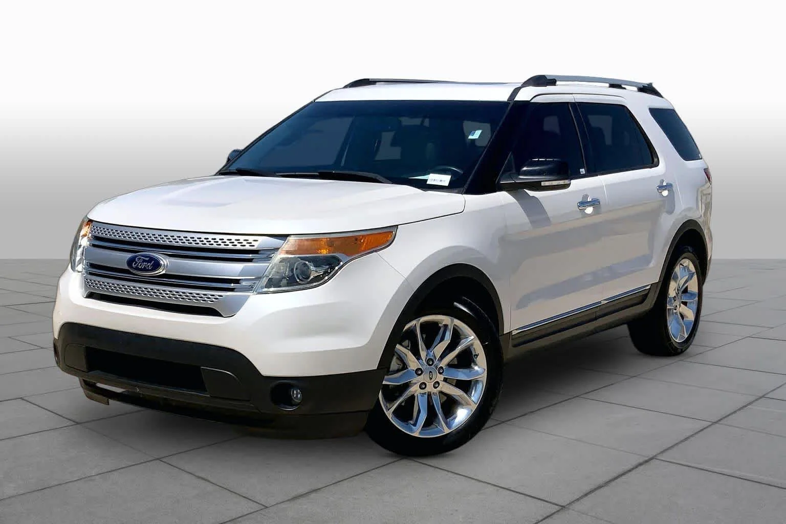 2015 Ford Explorer XLT's photo