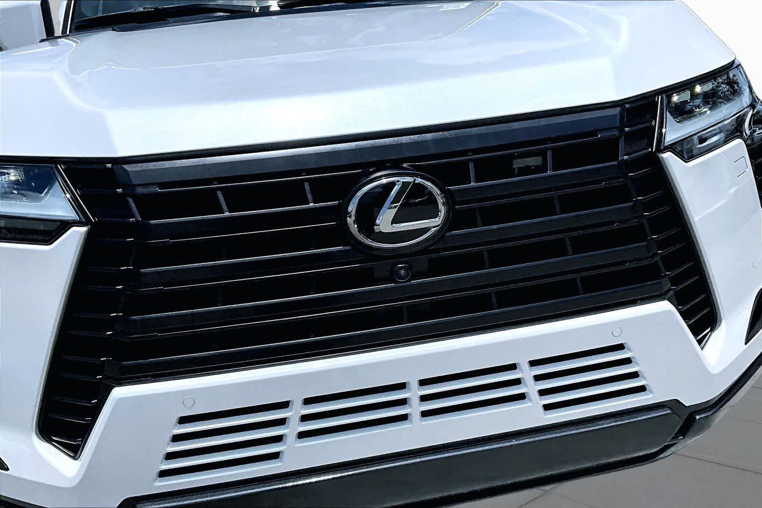 Used 2024 Eminent White Pearl Lexus Luxury+ image 29