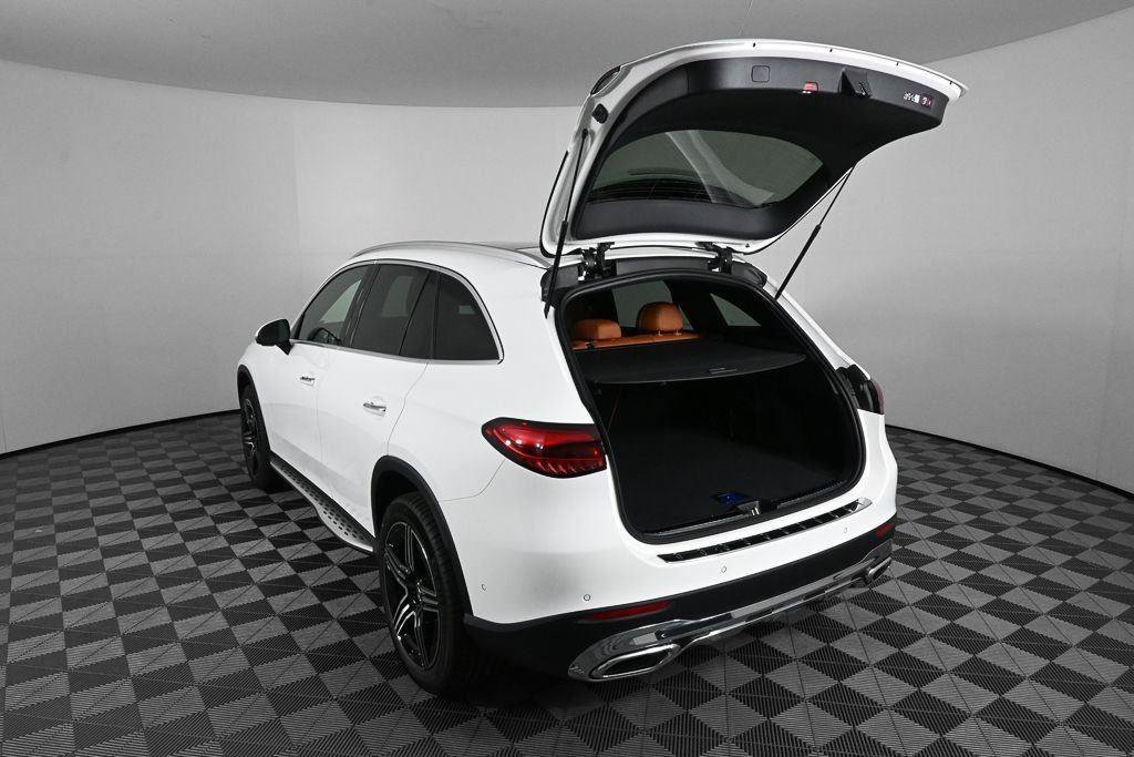 New 2026 Polar White Mercedes-Benz GLC 300 image 70