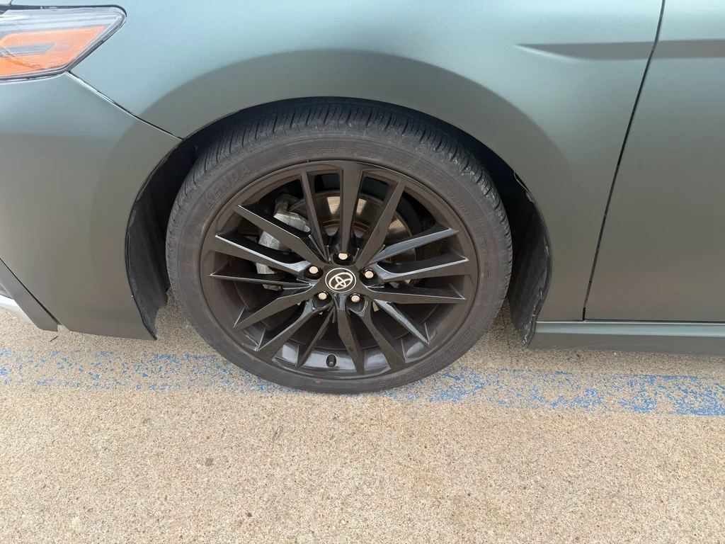 Used 2022  Toyota XSE V6 image 11