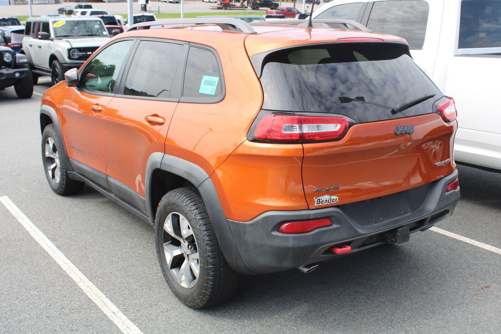 Used 2015 Mango Tango Pearlcoat Jeep Trailhawk image 6