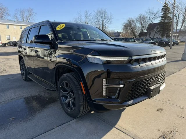 New 2026 High Gloss Black Exterior Paint Jeep Limited Altitude image 4