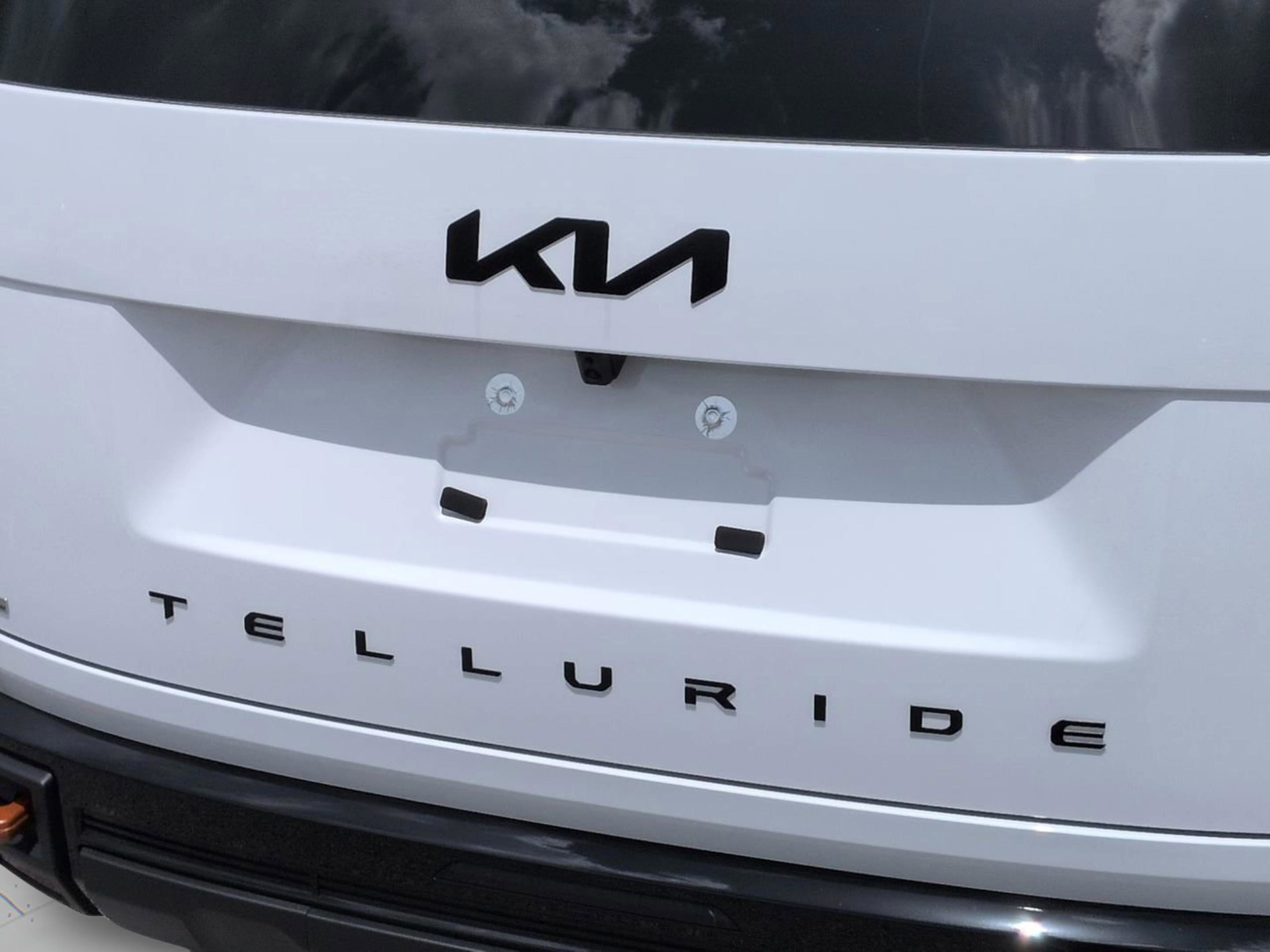 New 2027 Glacial White Kia X-Pro SX-Prestige image 15