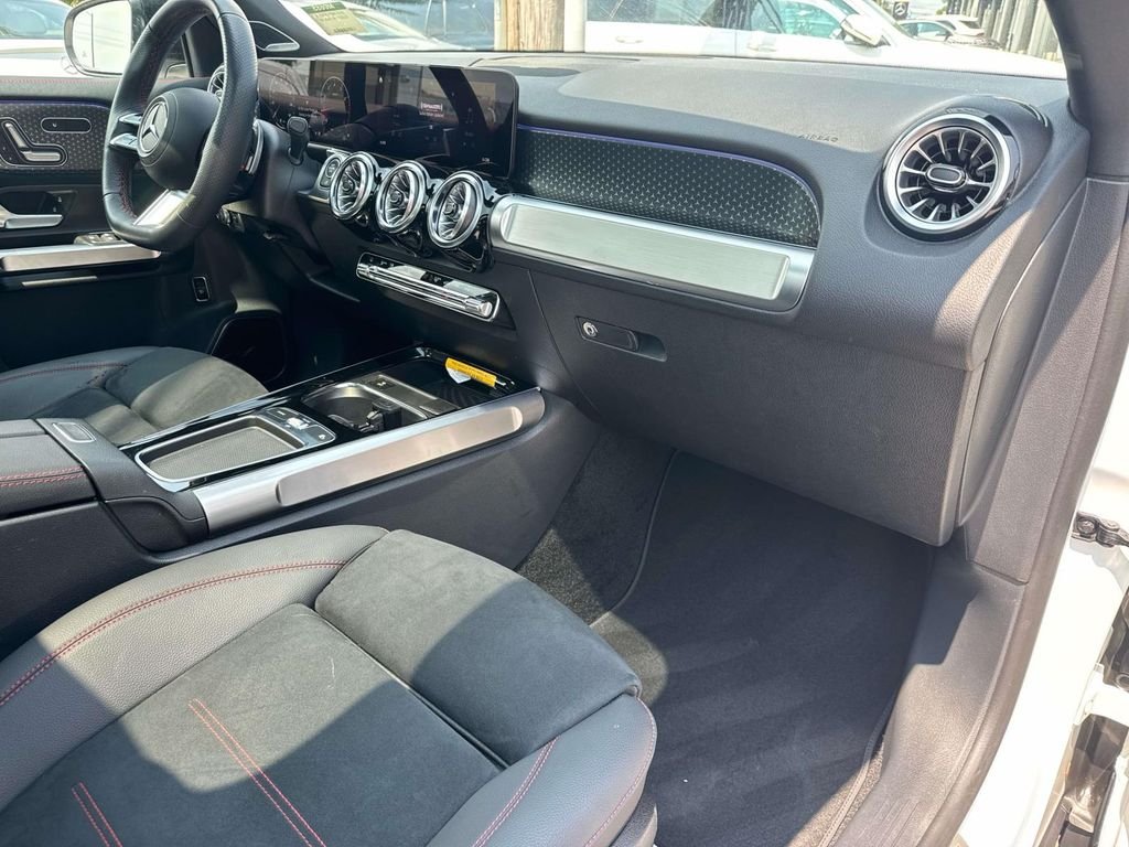 Certified Used 2025 White Mercedes-Benz GLB 250 image 13