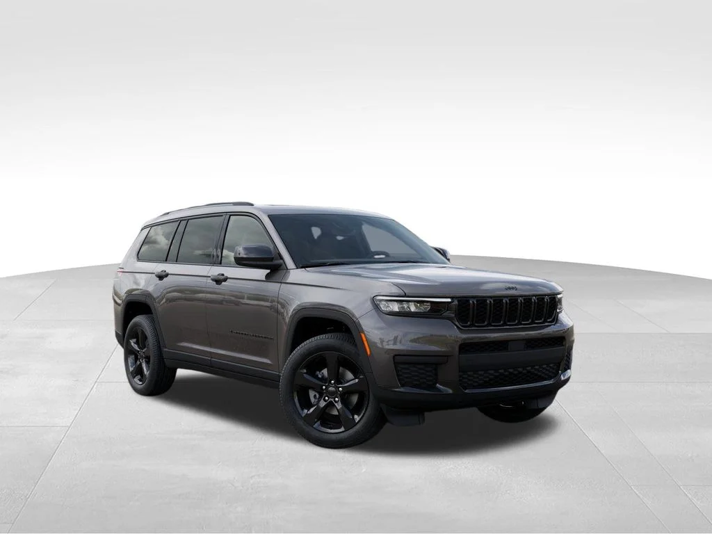 Used 2025 Gray Jeep Altitude X image 5