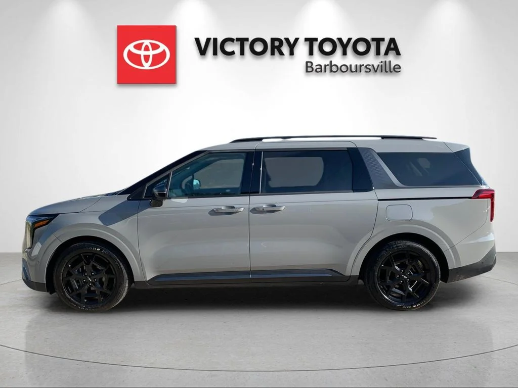 Used 2025 White Kia SX image 2