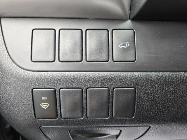 Used 2015 Black Toyota LE Plus V6 image 31