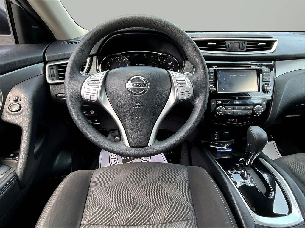 Used 2016 Brilliant Silver Nissan SV image 8