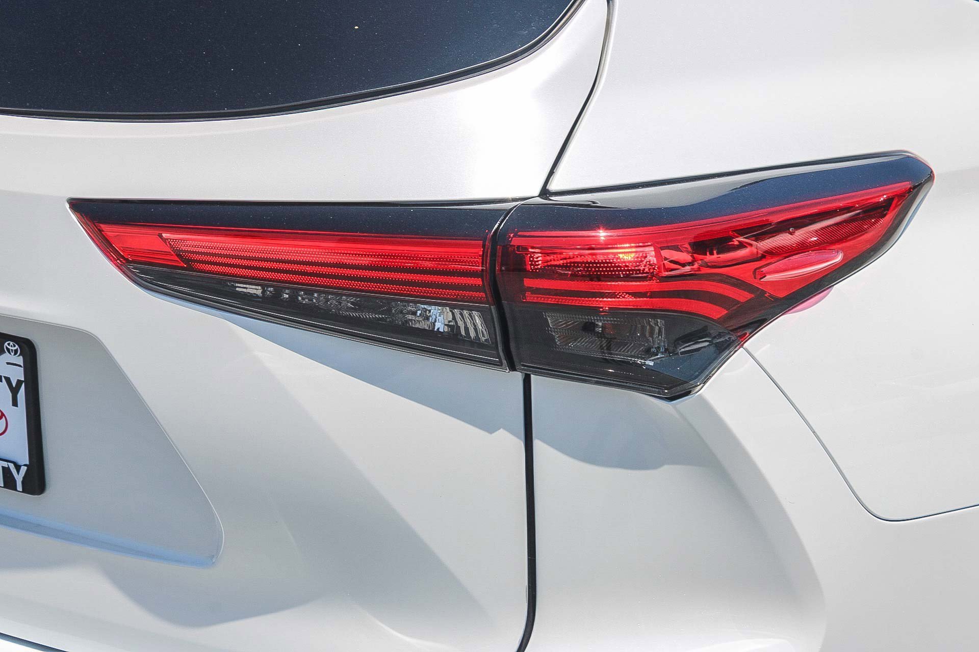 Used 2023 Wind Chill Pearl Toyota Limited image 10