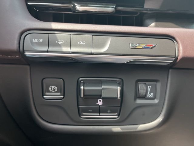 Used 2023 Silver Cadillac V-Series image 26