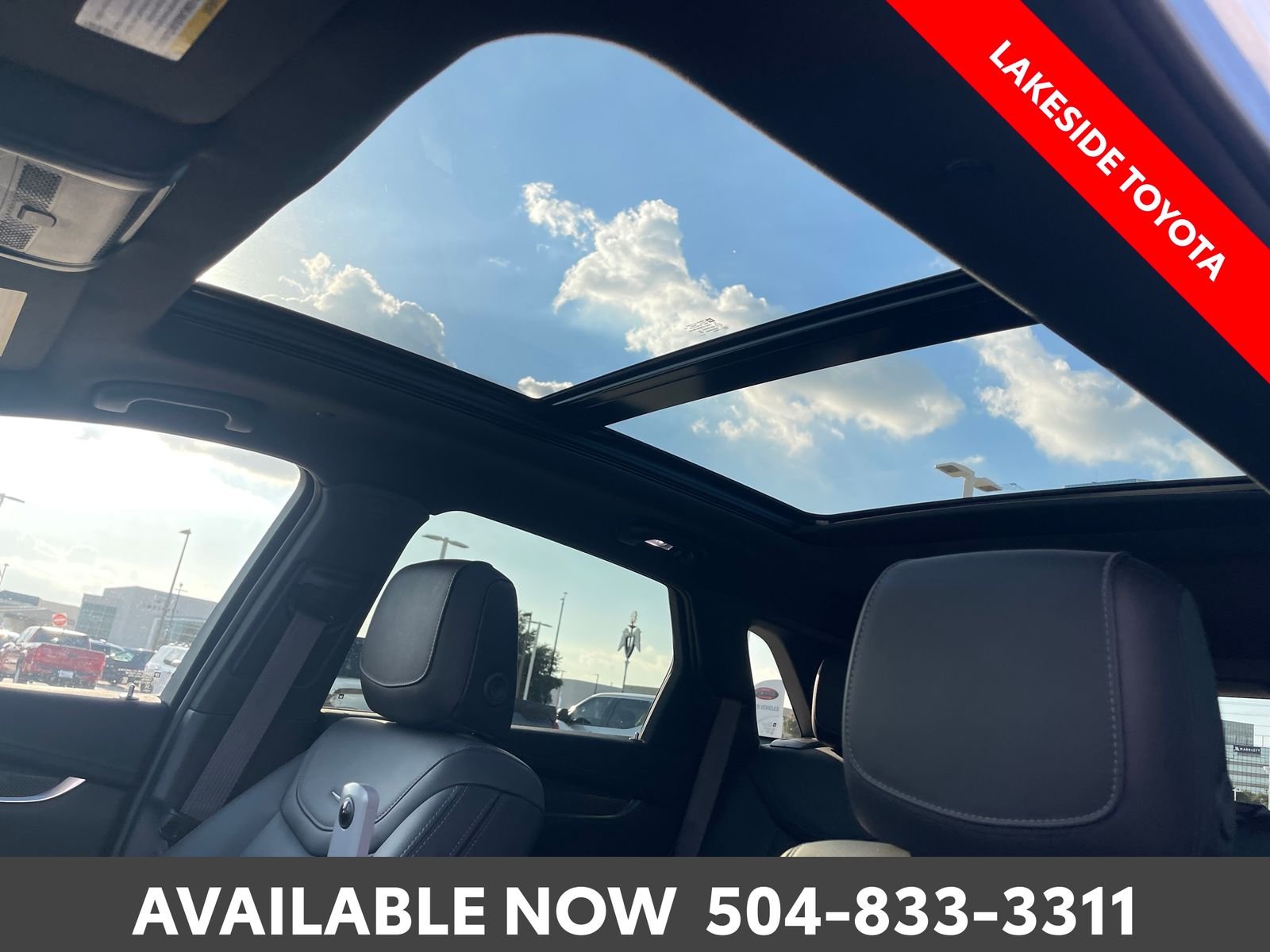 Used 2025 White Cadillac Sport image 39