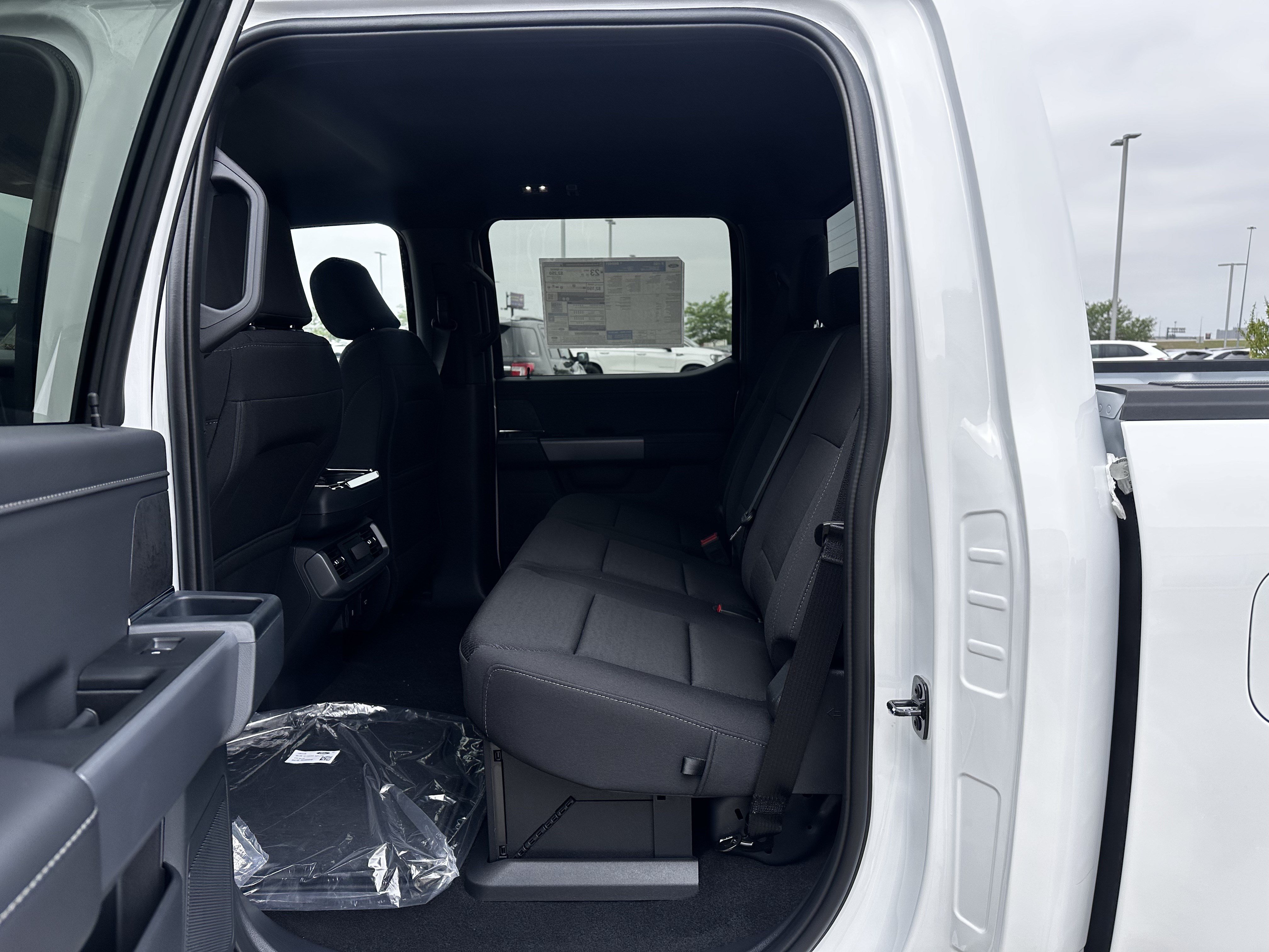 New 2026 Oxford White Ford XLT image 6