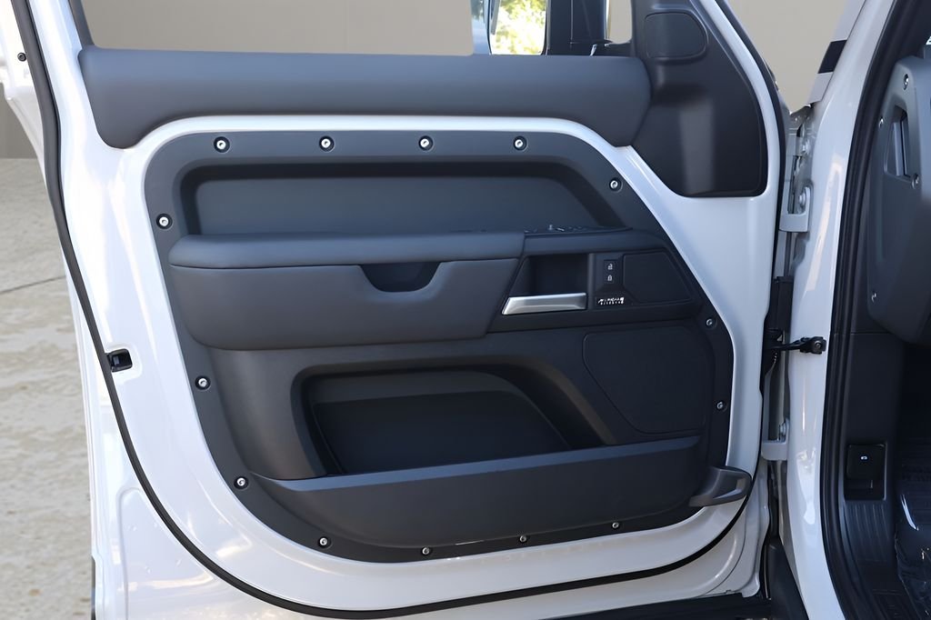 New 2026 Borasco Grey Land Rover X-Dynamic SE image 9