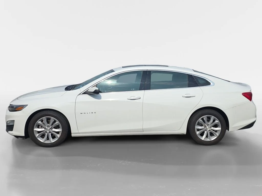 Used 2024 Summit White Chevrolet LT image 5