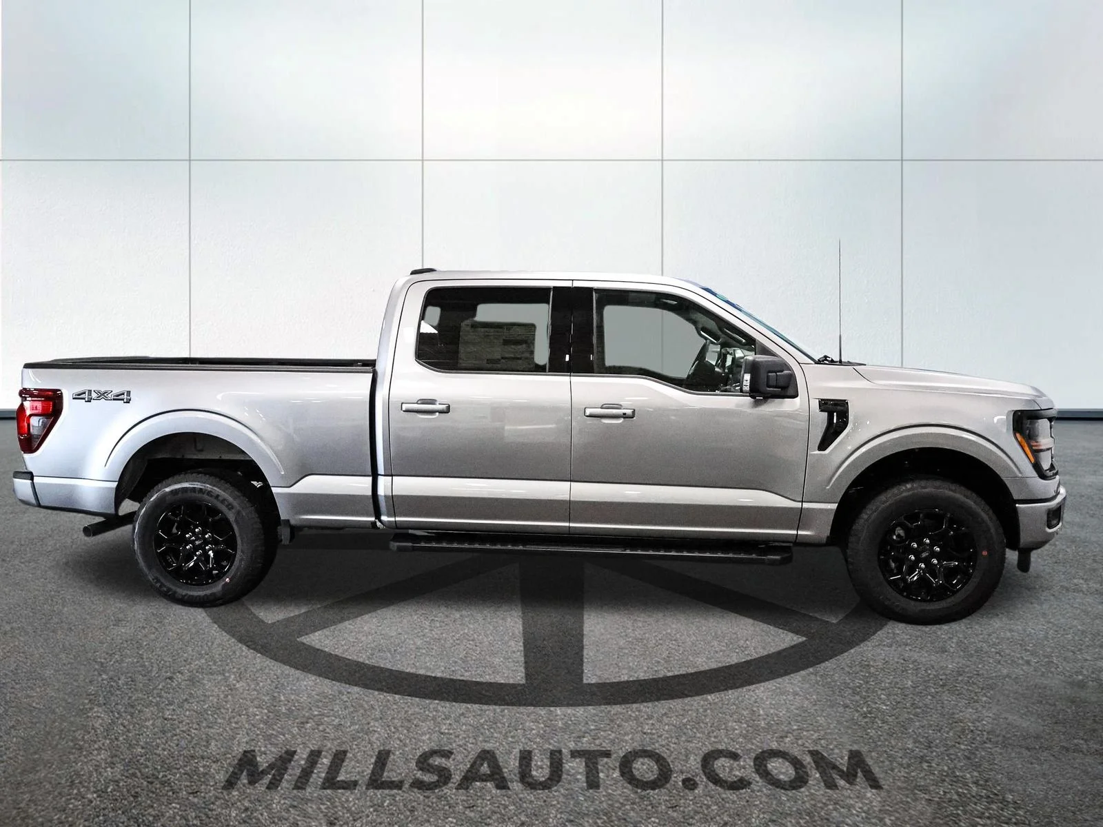 New 2026 Iconic Silver Metallic Ford XLT image 9