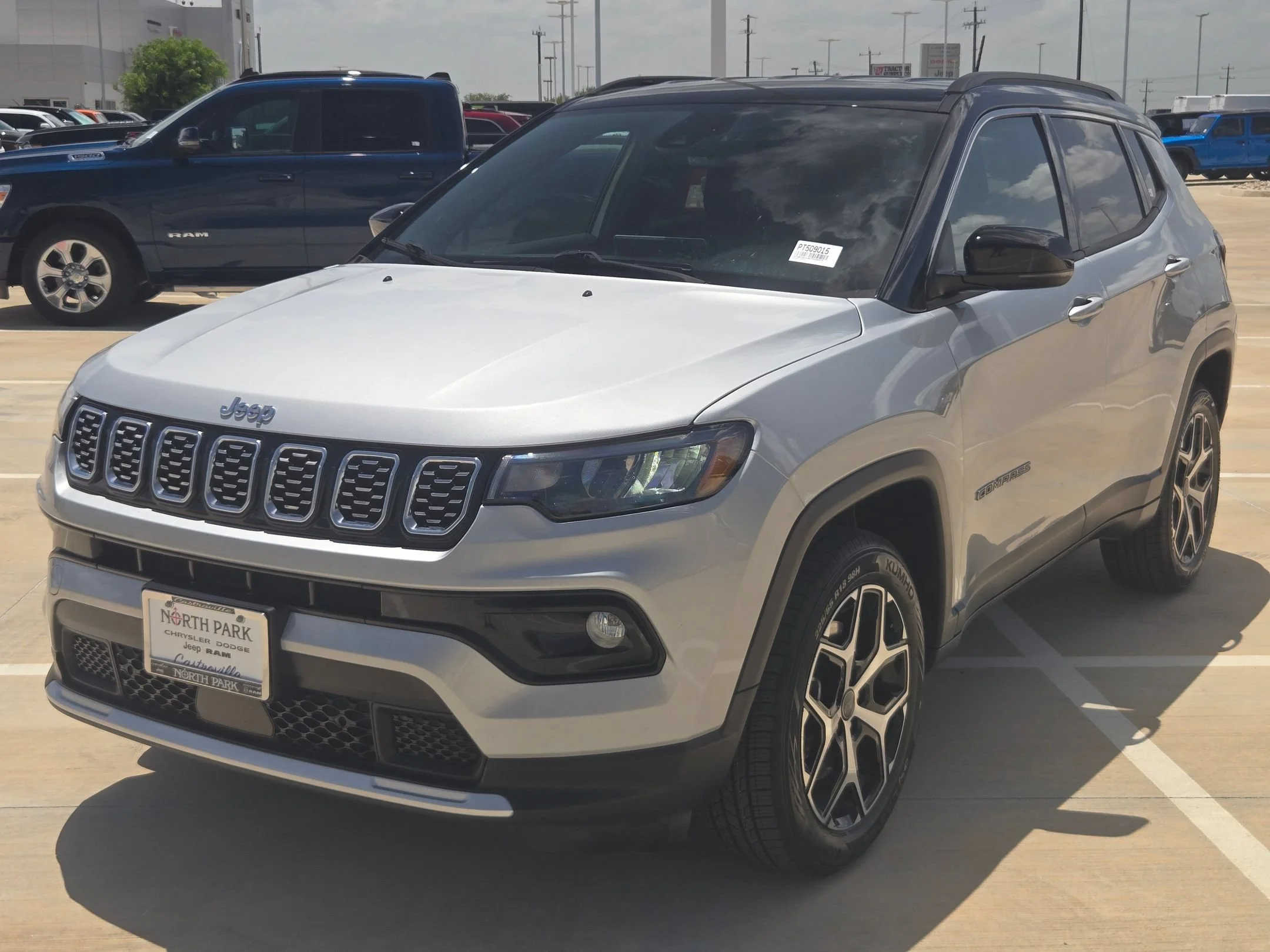 Used 2025 Silver Jeep Limited image 7
