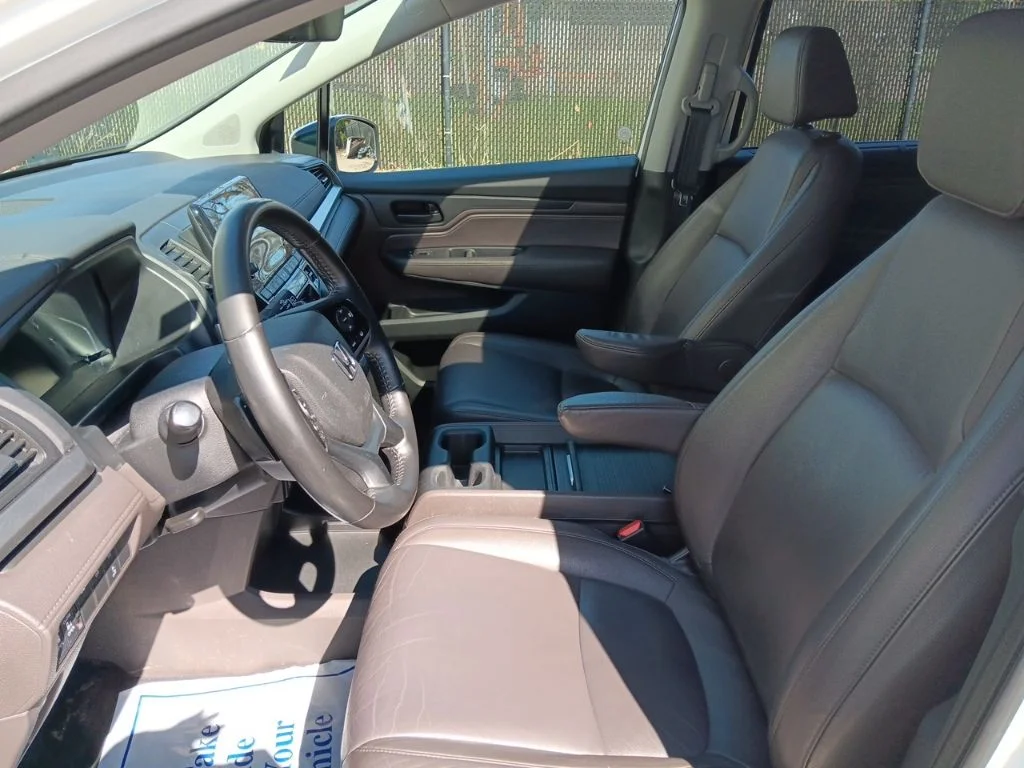 Used 2018 White Diamond Pearl Honda EX-L image 13