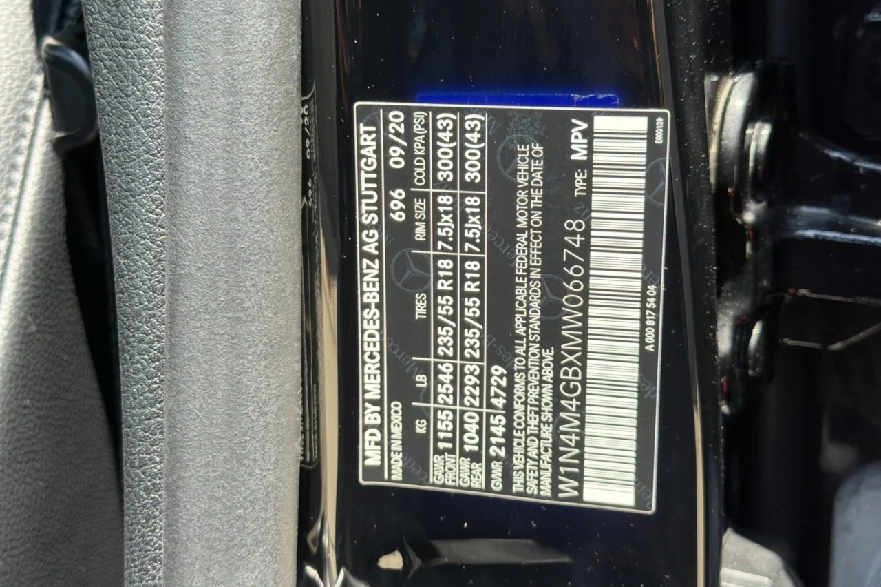 Used 2021 BLACK Mercedes-Benz GLB 250 image 27
