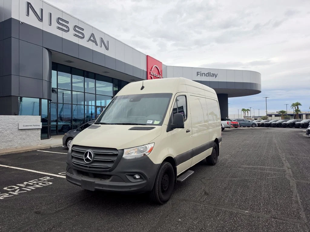 Used 2022  Mercedes-Benz  image 1