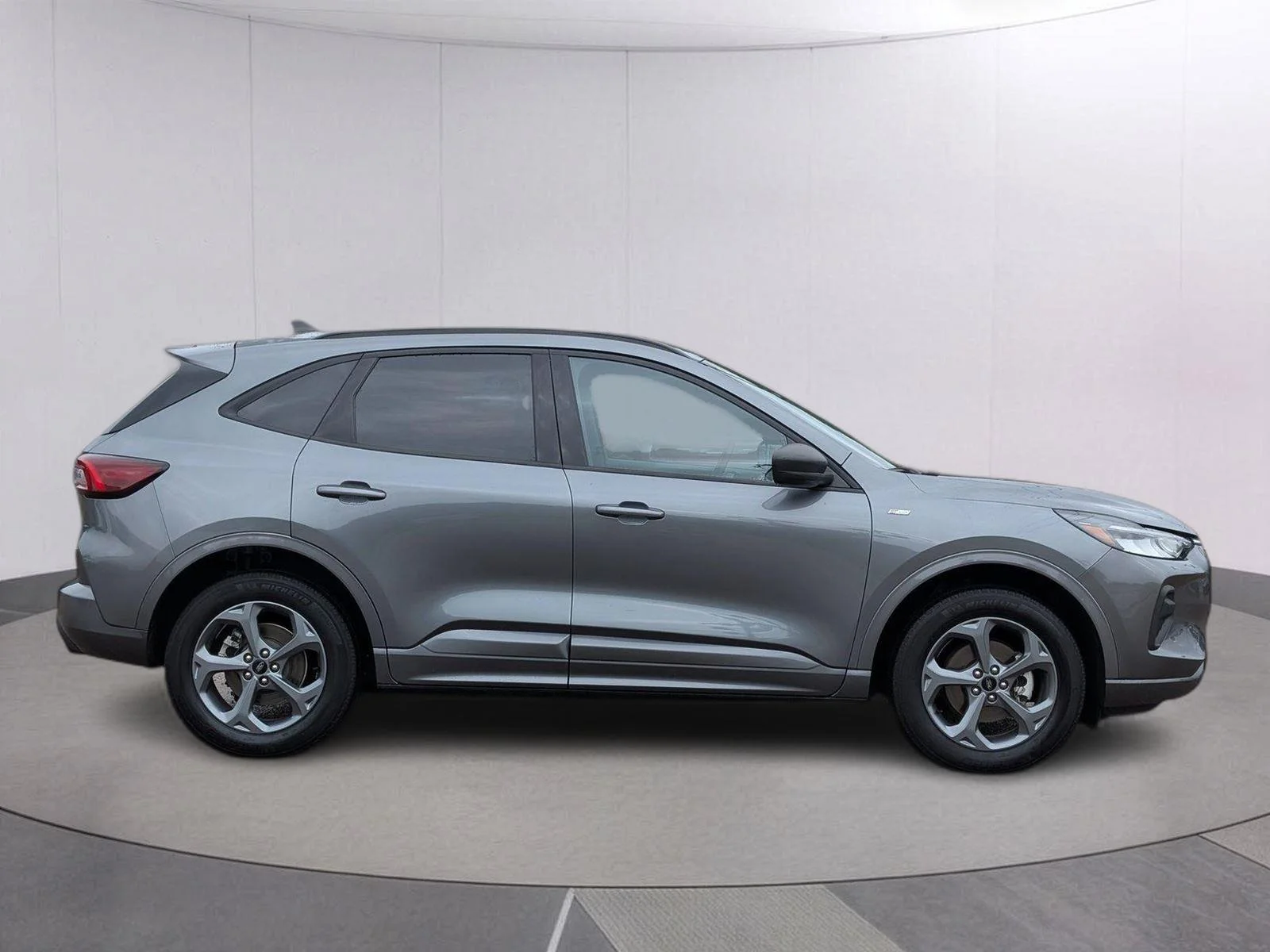 Used 2024 Carbonized Gray Ford ST-Line image 6