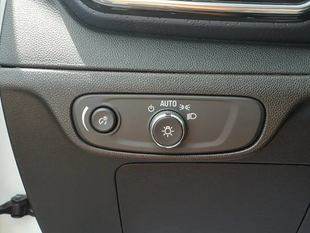 Used 2022 SUMMIT WHITE Chevrolet Premier image 12
