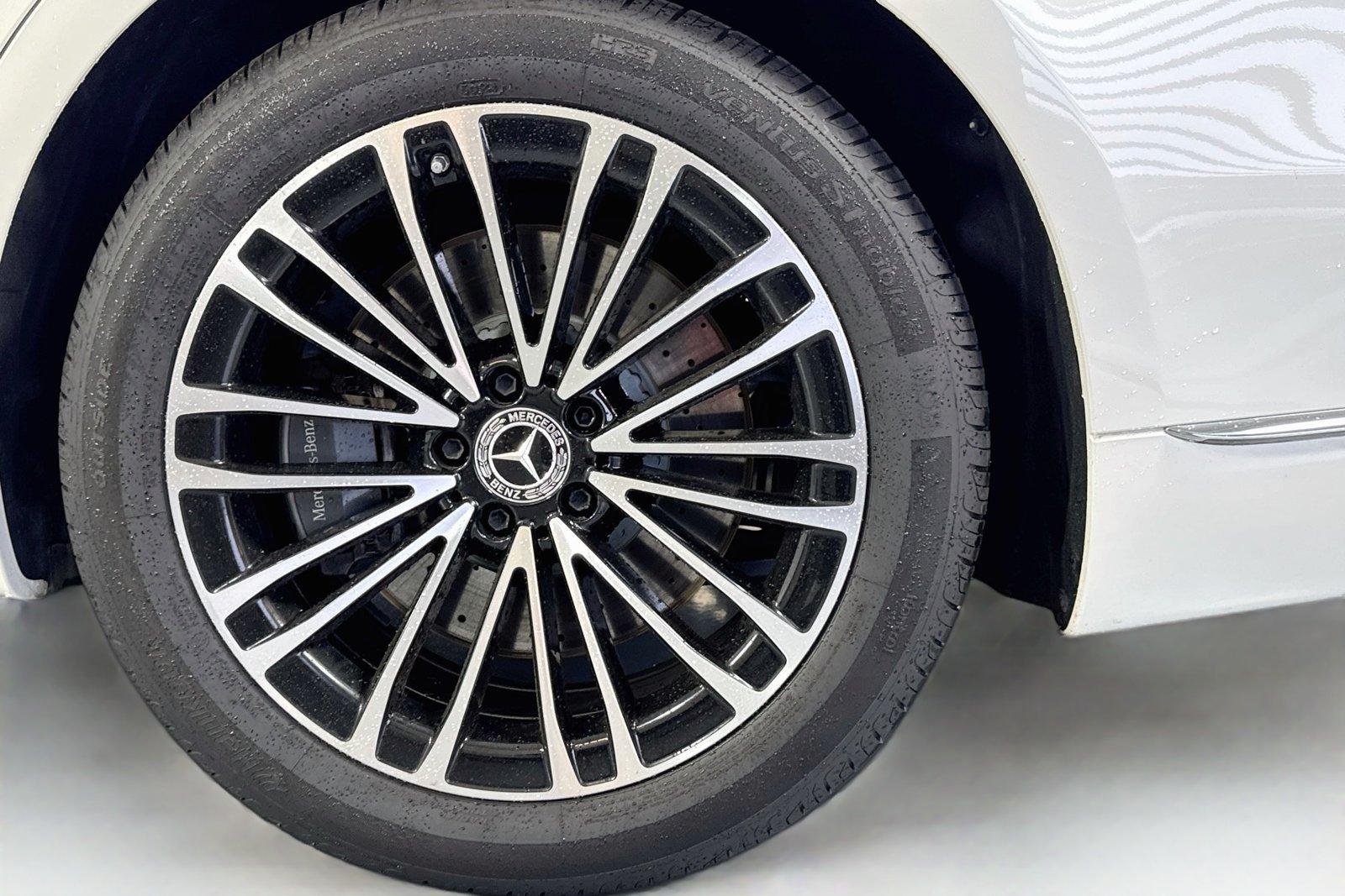 Used 2023 Manufaktur Diamond White Mercedes-Benz S 500 image 30