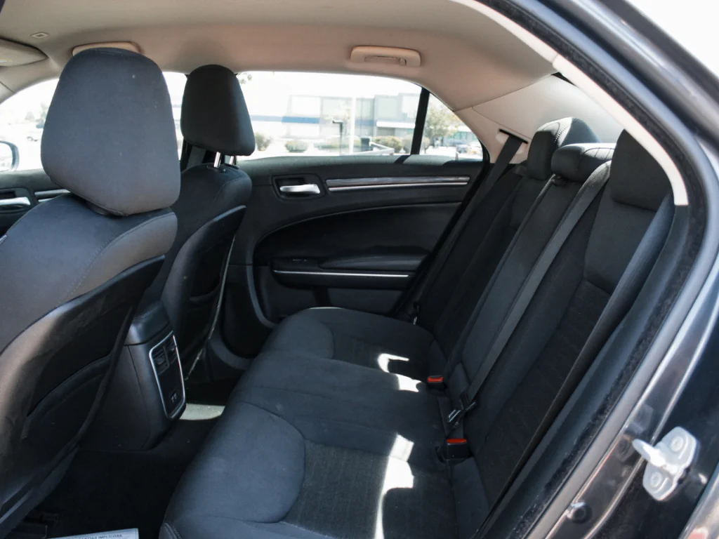 Used 2018 Gloss Black Chrysler Touring image 21