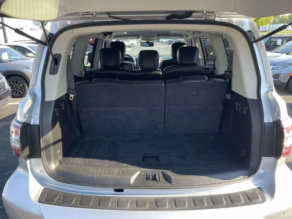 Used 2020 Silver Nissan SL 4WD image 13