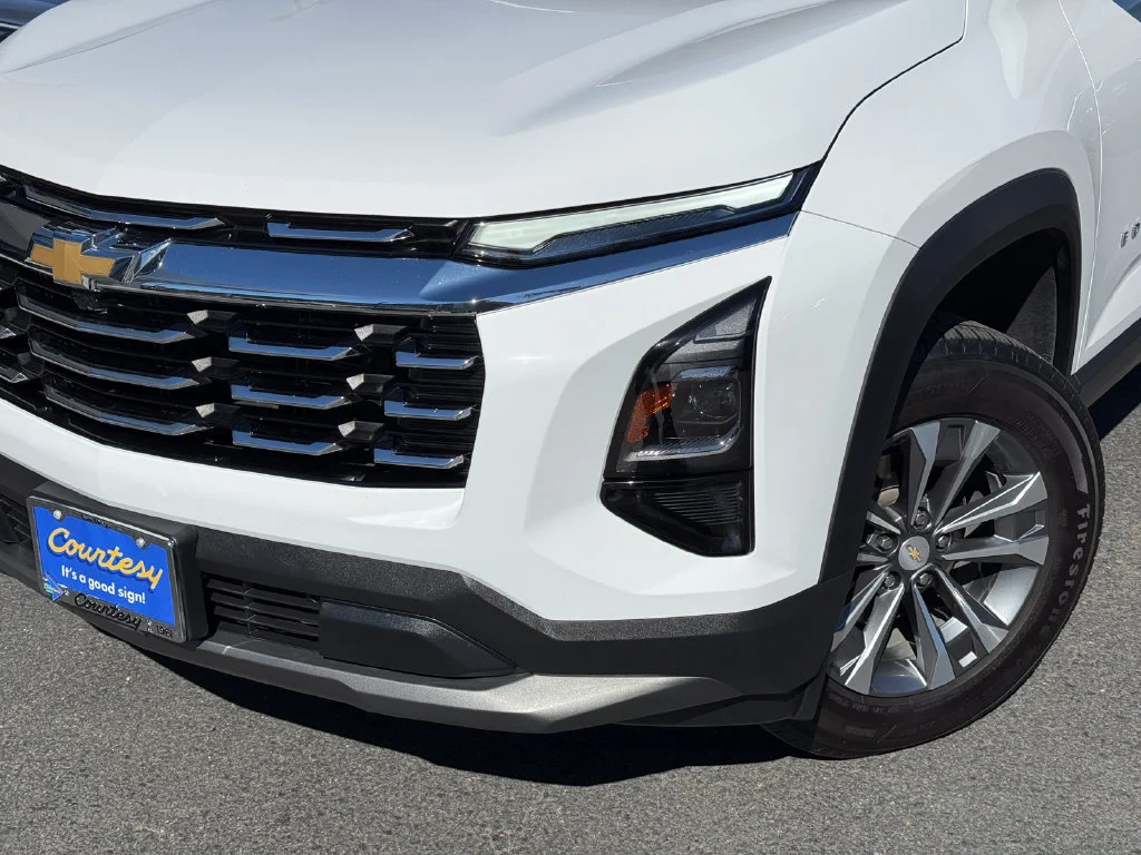 Used 2026 Summit White Chevrolet LT image 3