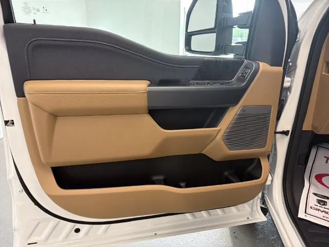 New 2026 Star White Metallic Tri-Coat Ford F-350® Lariat® image 31