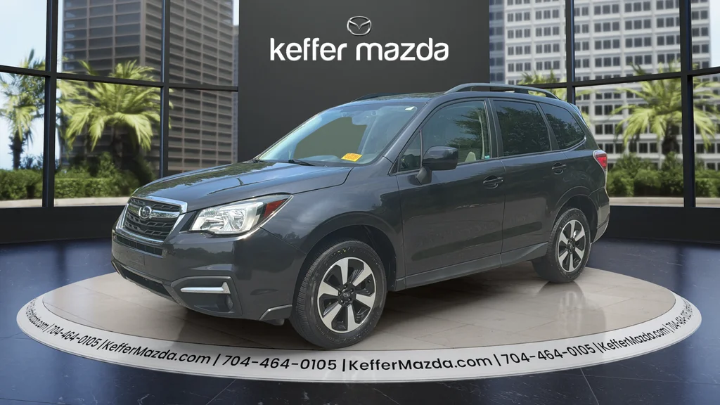Used 2017 Dark Gray Metallic Subaru 2.5i Premium image 3
