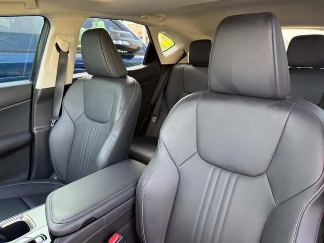 Used 2025  Lexus 250 Premium image 14