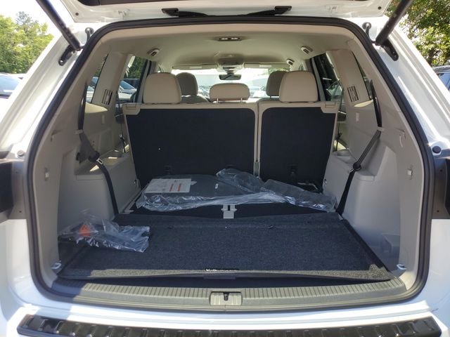 New 2026 White Volkswagen 2.0T SE w/Technology image 8