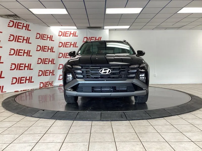 Used 2025 Gray Hyundai SEL Convenience image 2
