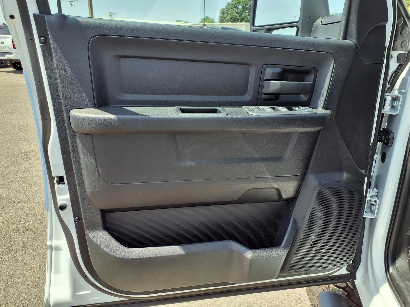 New 2026 Bright White Clear-Coat Exterior Paint RAM Warlock image 17