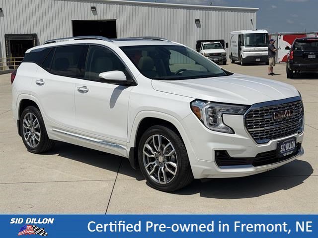 Used 2024 White Frost Tricoat GMC Denali image 14
