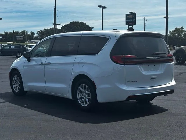 Used 2024 White Chrysler Touring L image 6