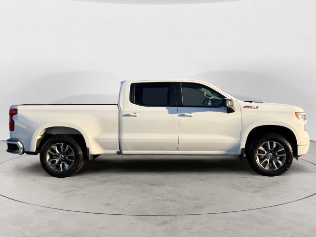 Used 2025 White Chevrolet RST image 4
