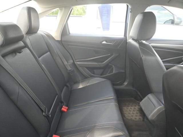 Used 2019 Gray Volkswagen 1.4T SE image 5