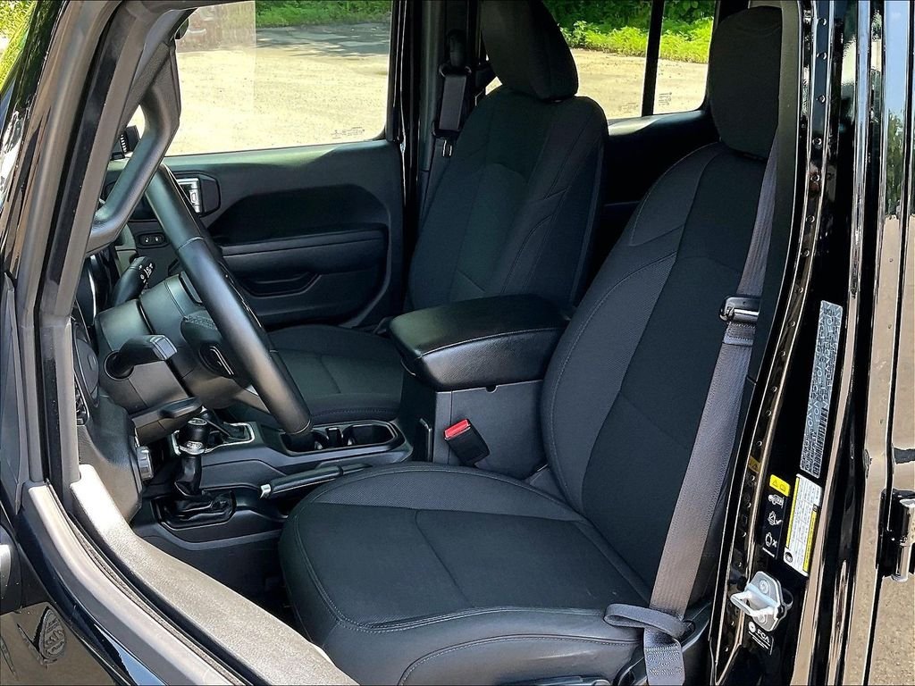 Used 2022 Black Jeep Sport image 8