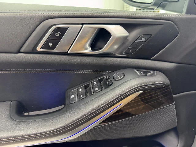 Used 2024 Skyscraper Gray Metallic BMW sDrive40i image 36