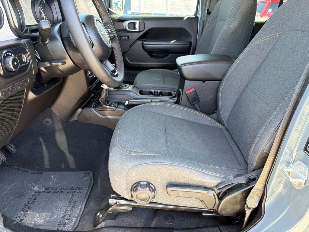 Used 2025 Gray Jeep Sport S image 19