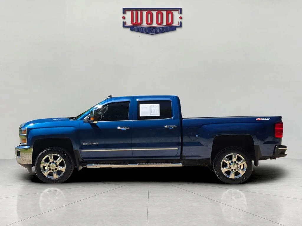 Used 2019 Blue Chevrolet LTZ image 4