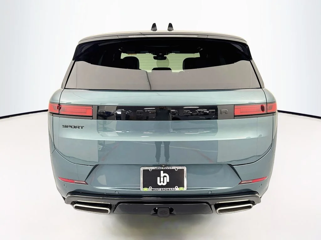 New 2026 Giola Green Land Rover Dynamic SE image 6