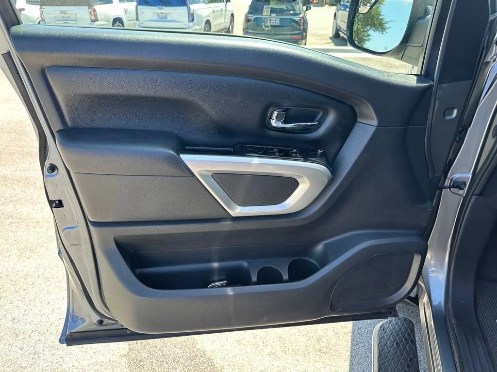 Used 2017  Nissan SV image 15
