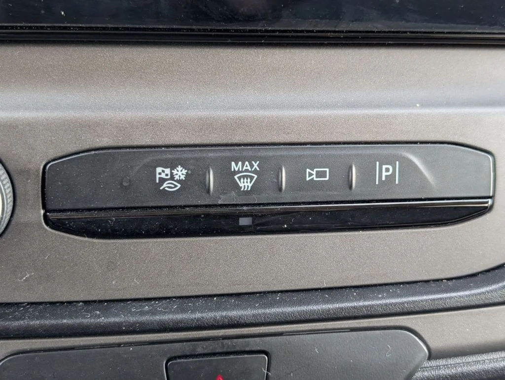Used 2022 White Ford XLT image 37
